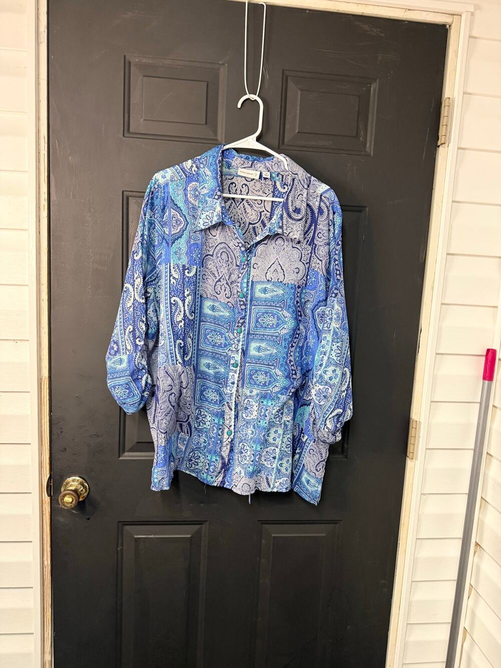 Susan Graver blue paisley print button-up tunic. Sheer size 3X